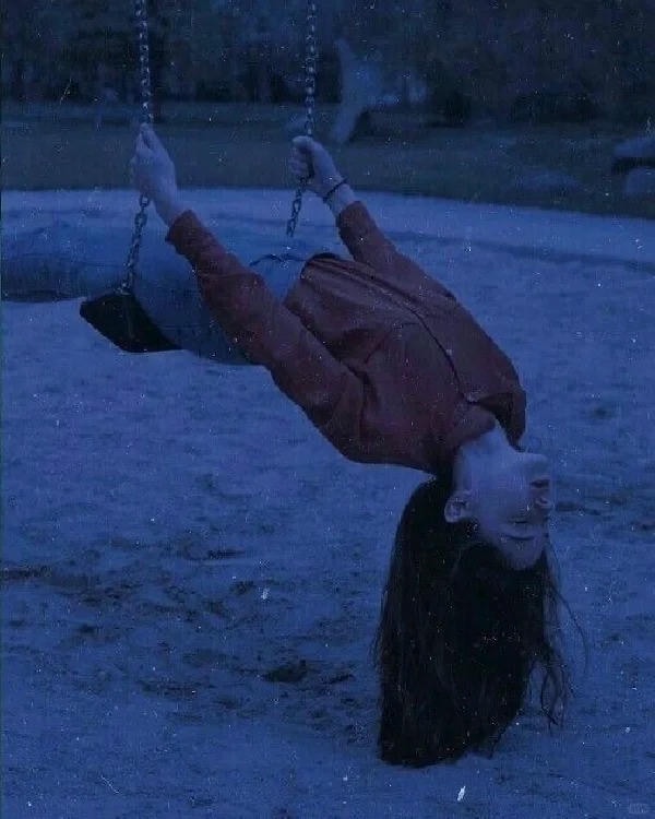 hình ảnh mệt mỏi muốn buông xuôi tất cả