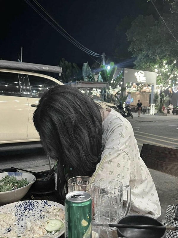 hình ảnh nhậu 1 mình 11