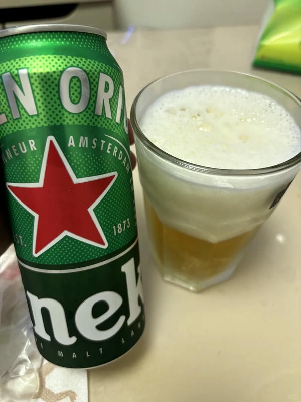 hình ảnh nhậu bia một mình