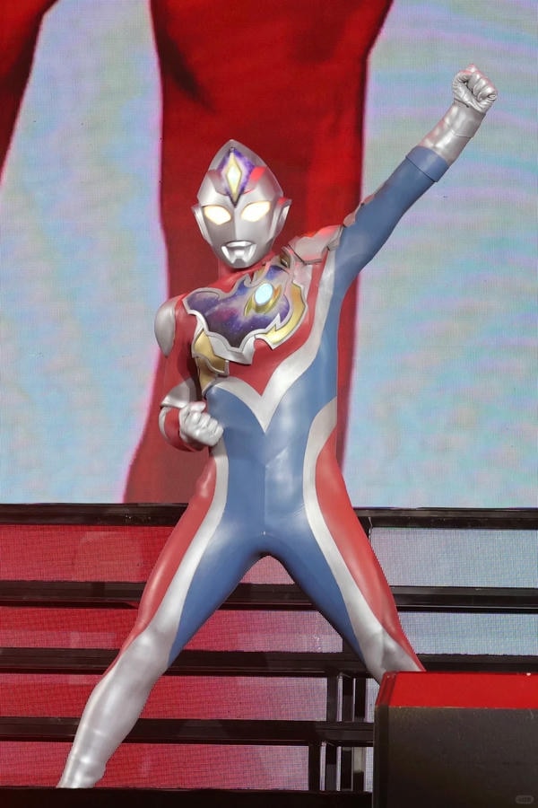 hình ảnh siêu nhân điện quang