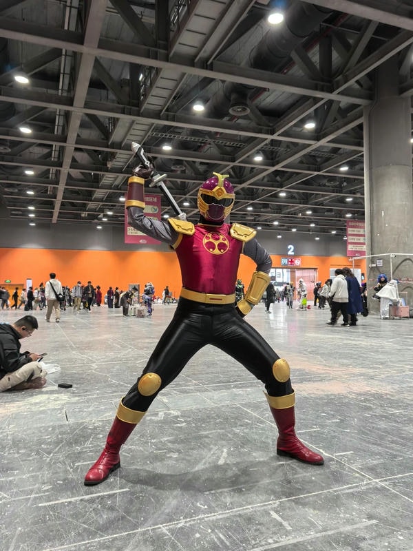 siêu nhân cuồng phong 28