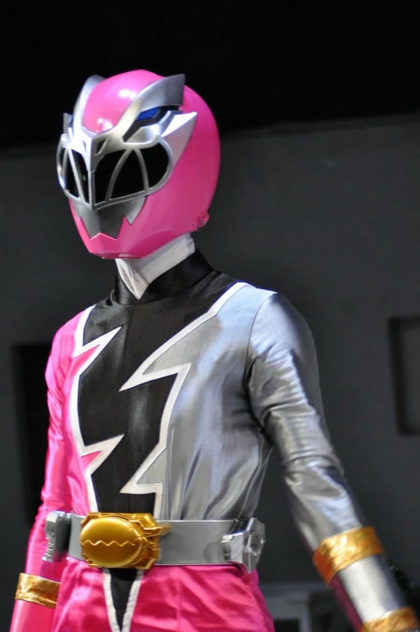 siêu nhân gao hồng 11