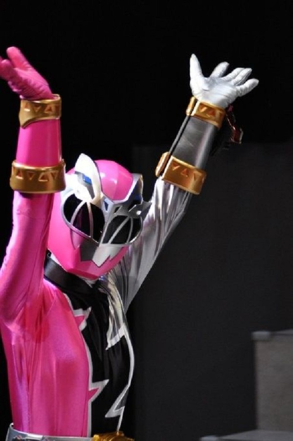 siêu nhân gao hồng 14