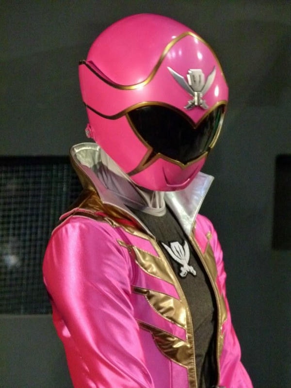 siêu nhân gao hồng 17