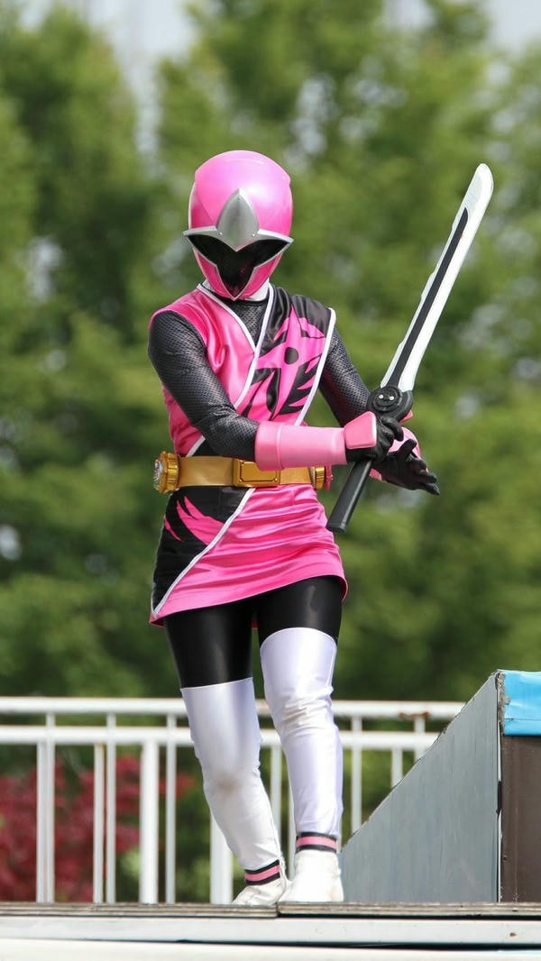 siêu nhân gao hồng 18