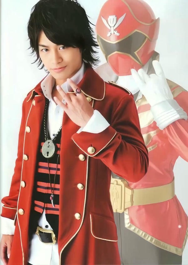 siêu nhân hải tặc 2