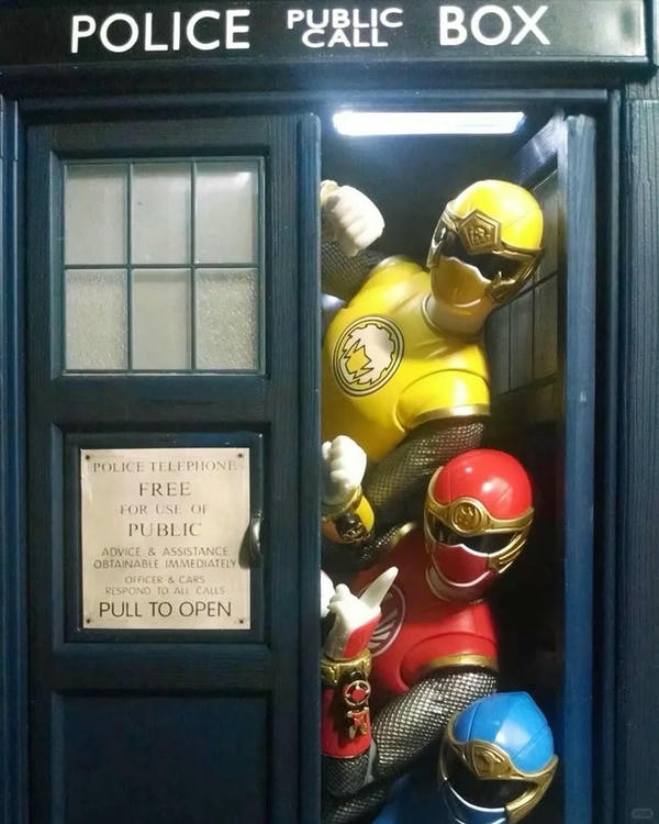 siêu nhân khủng long 18