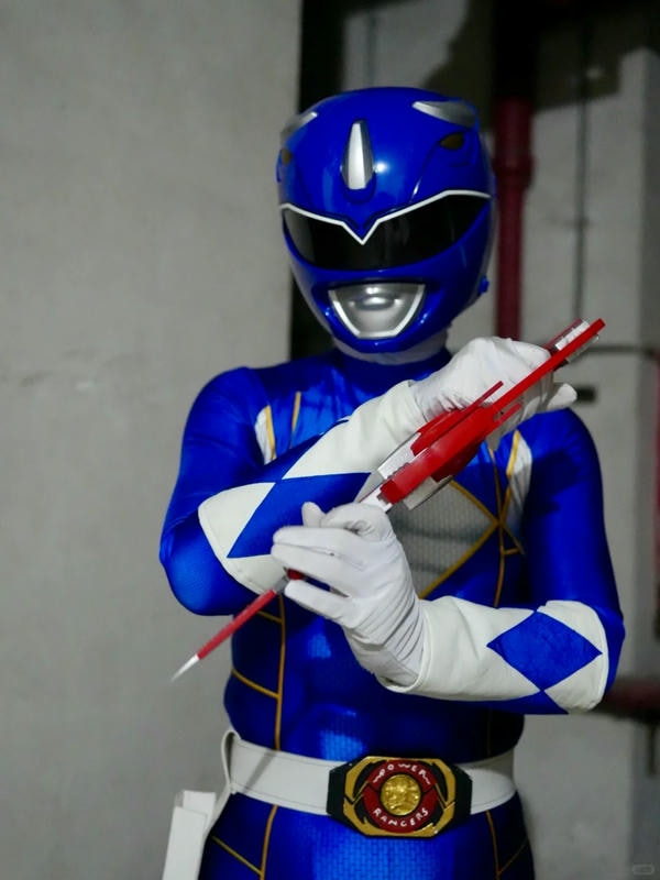 siêu nhân khủng long 22