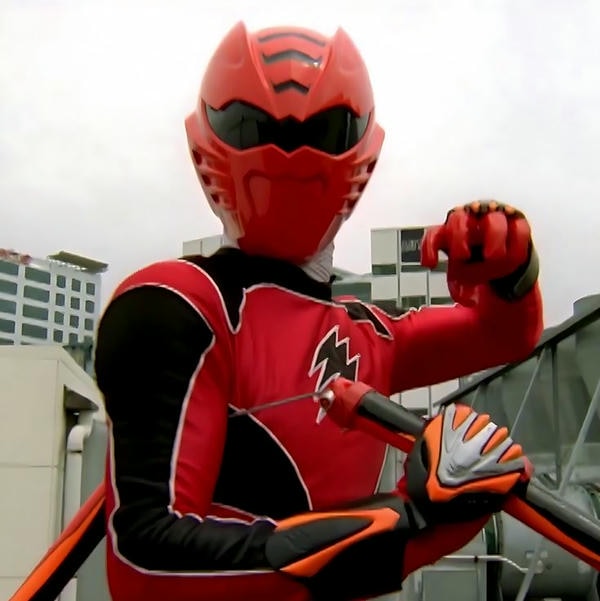 siêu nhân mãnh thú 30