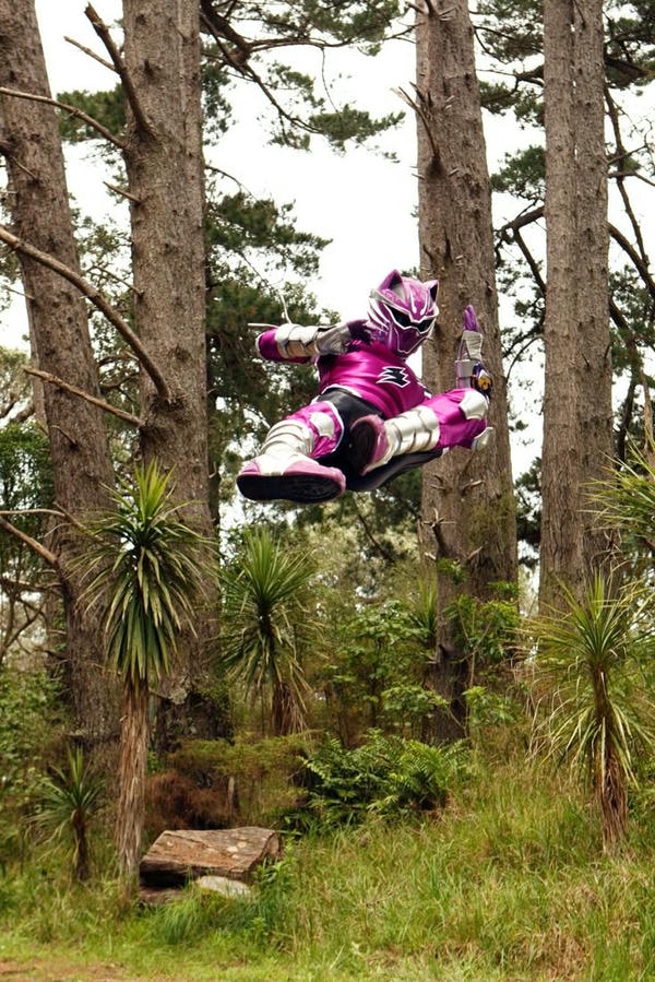 siêu nhân mãnh thú 4