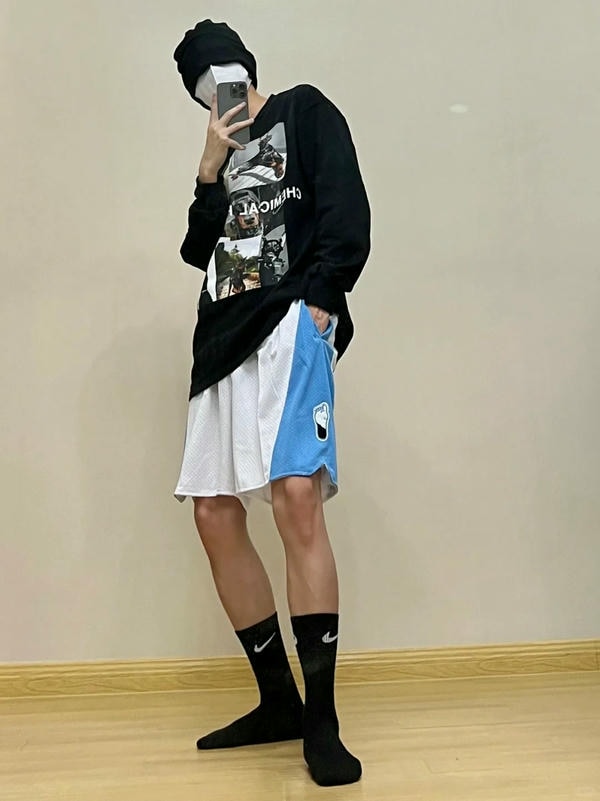 tạo dáng chụp ảnh trước gương nam 20