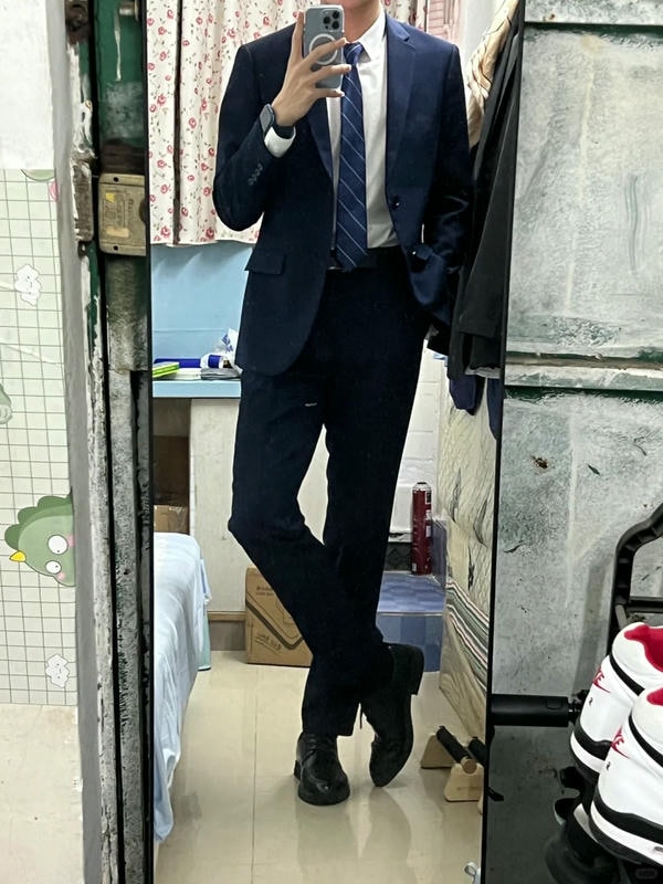 tạo dáng chụp ảnh trước gương nam 6