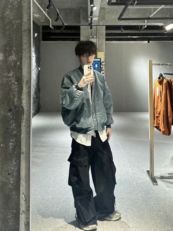 tạo dáng chụp ảnh trước gương nam 7