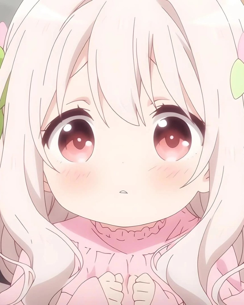 Bé gái anime tóc trắng gương mặt bẽn lẽn dễ thương