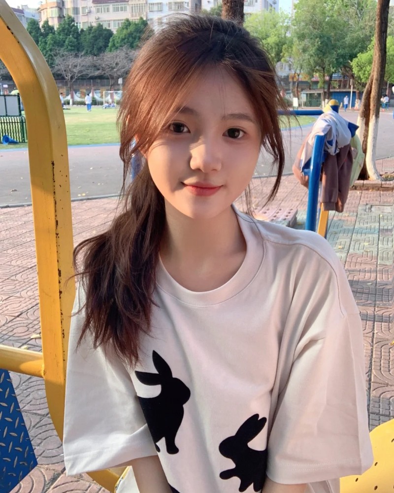 Phong cách năng động đời thường của nữ sinh lớp 7