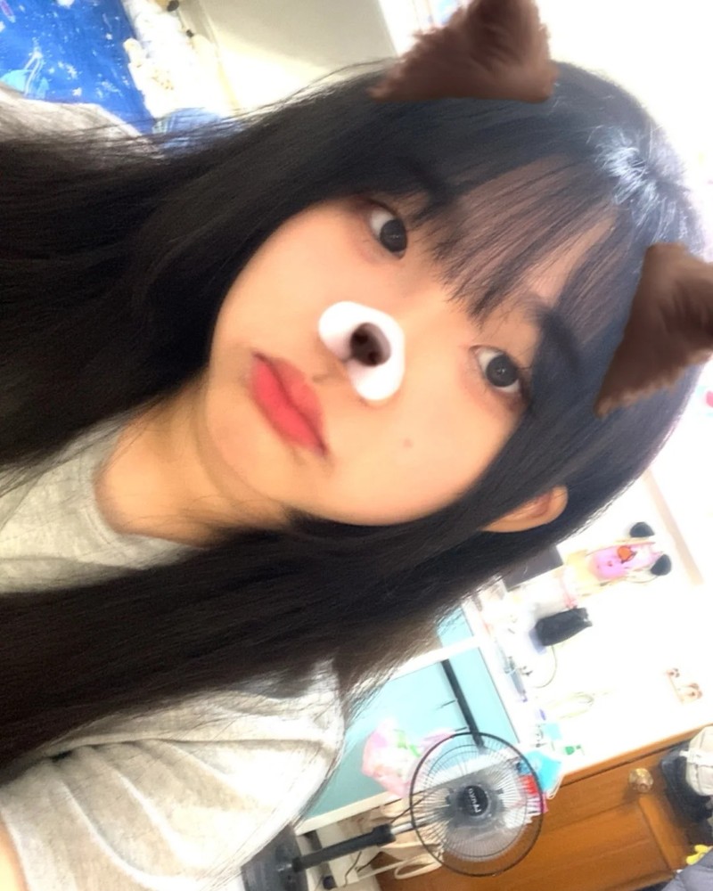 Biểu cảm tự nhiên khi selfie Gái Xinh Lớp 7