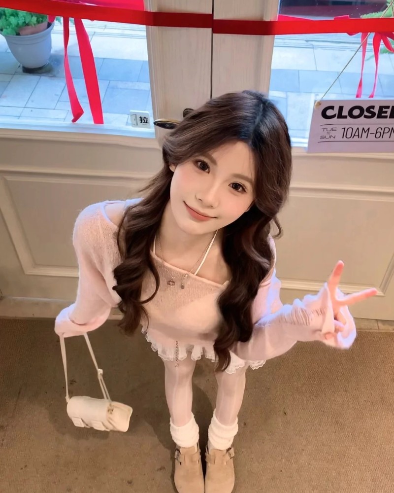 gái xinh mặc váy pinky phong cách vintage