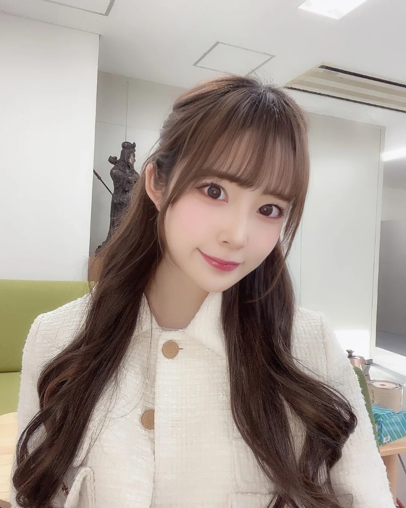 nụ cười nhẹ nhàng phong cách Nhật