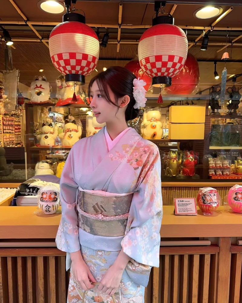 bộ kimono hồng nhẹ nhàng